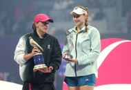 Iga Swiatek (L) and Elena Rybakina (R) during the 2024 Qatar Open trophy presentation